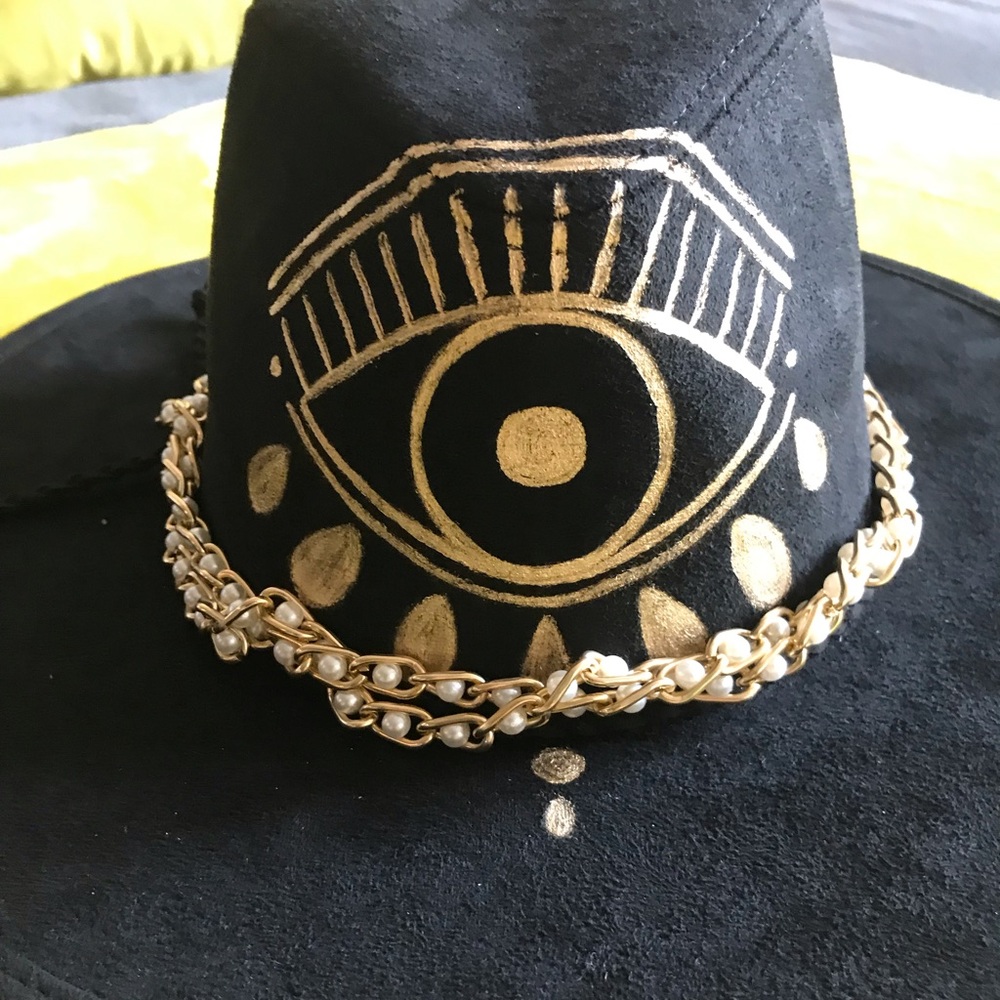 Hand painted Fedora - Picture 2 of 6